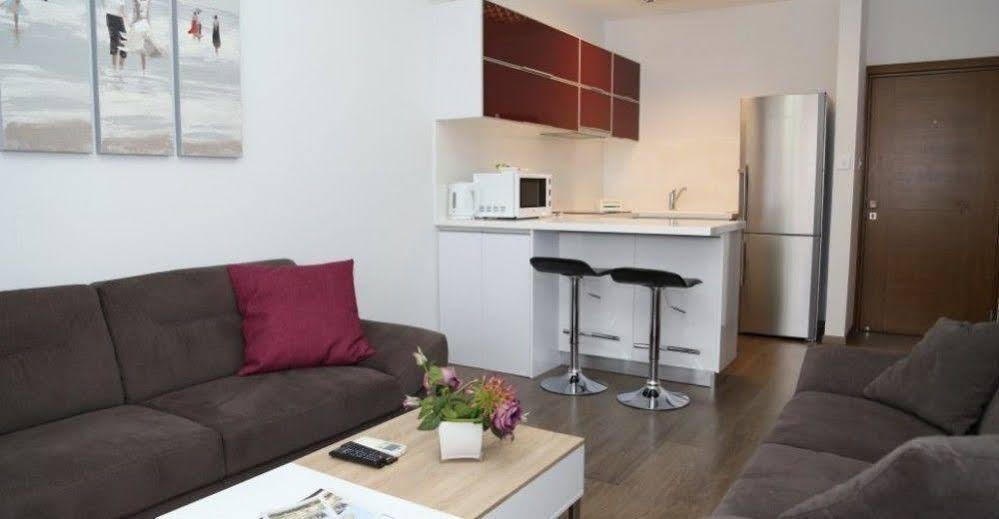River Beach Apartments 利马索尔 外观 照片